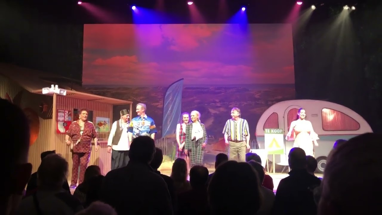 Eindapplaus Een Rits te Ver 14-12-2024 met Marjolijn als Maja Hak