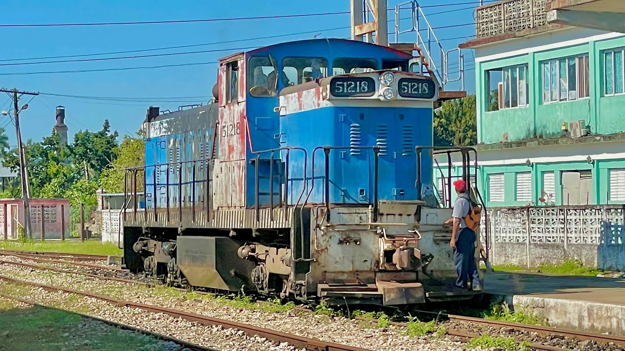 Trains in Cuba - Locomotives of Santa Clara [HD]