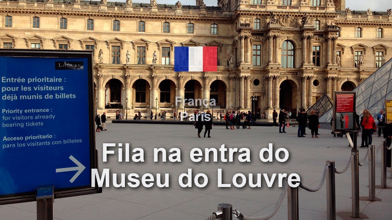 Paris - Fila na entrada do Museu do Louvre