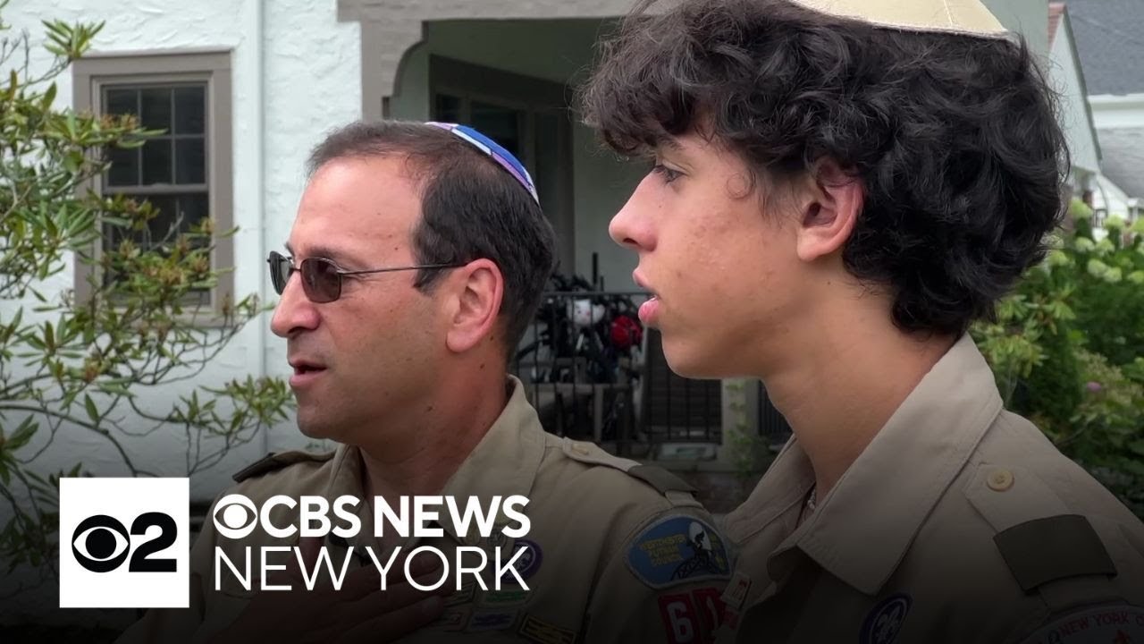 Scouts help perform CPR after man suffers medical emergency on flight