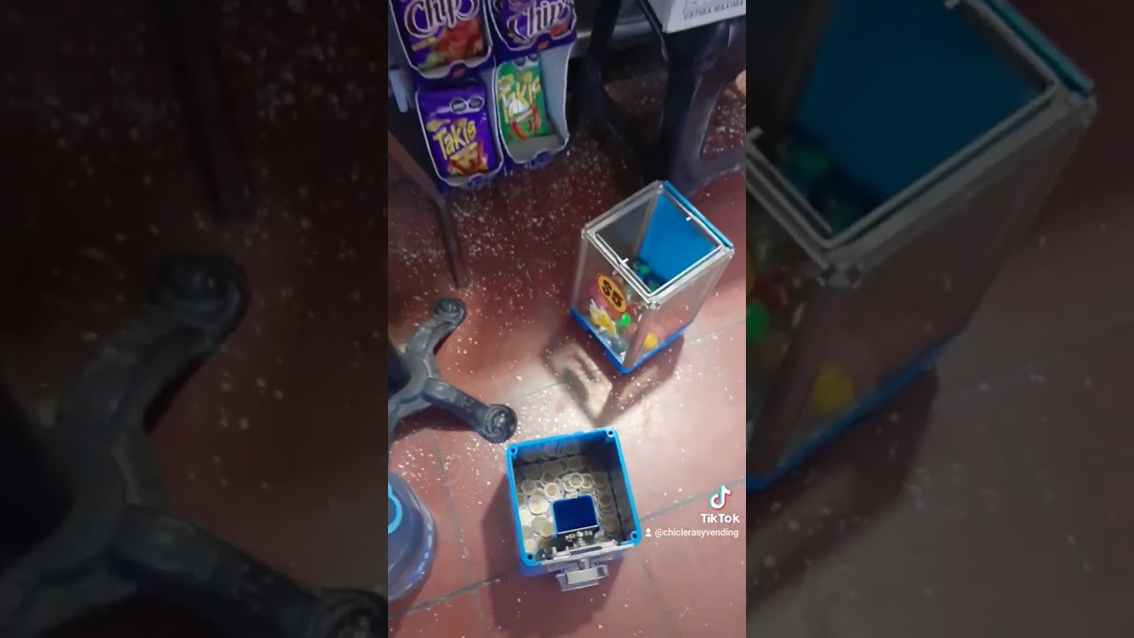 Me piden quitar mi m&aacute;quina #emprendimiento #chicleras #vending