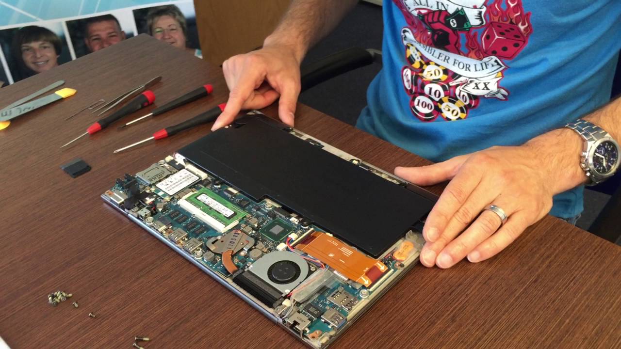 Toshiba Portege Z830 Ultrabook  - wie tausche ich Akku, L&uuml;fter, Speicher, Festplatte, Display etc