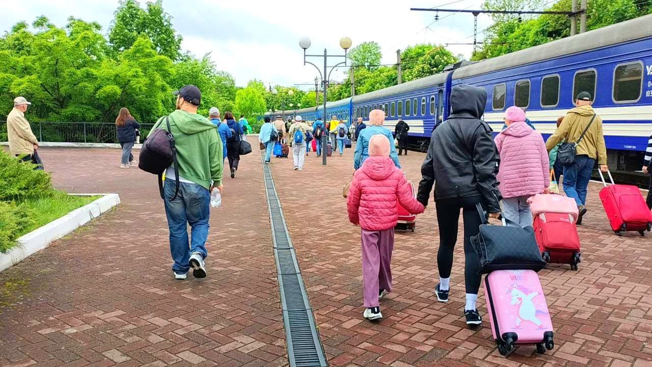 Дрогобич - Стебник - Трускавець з вікна поїзда 159К Київ-Трускавець