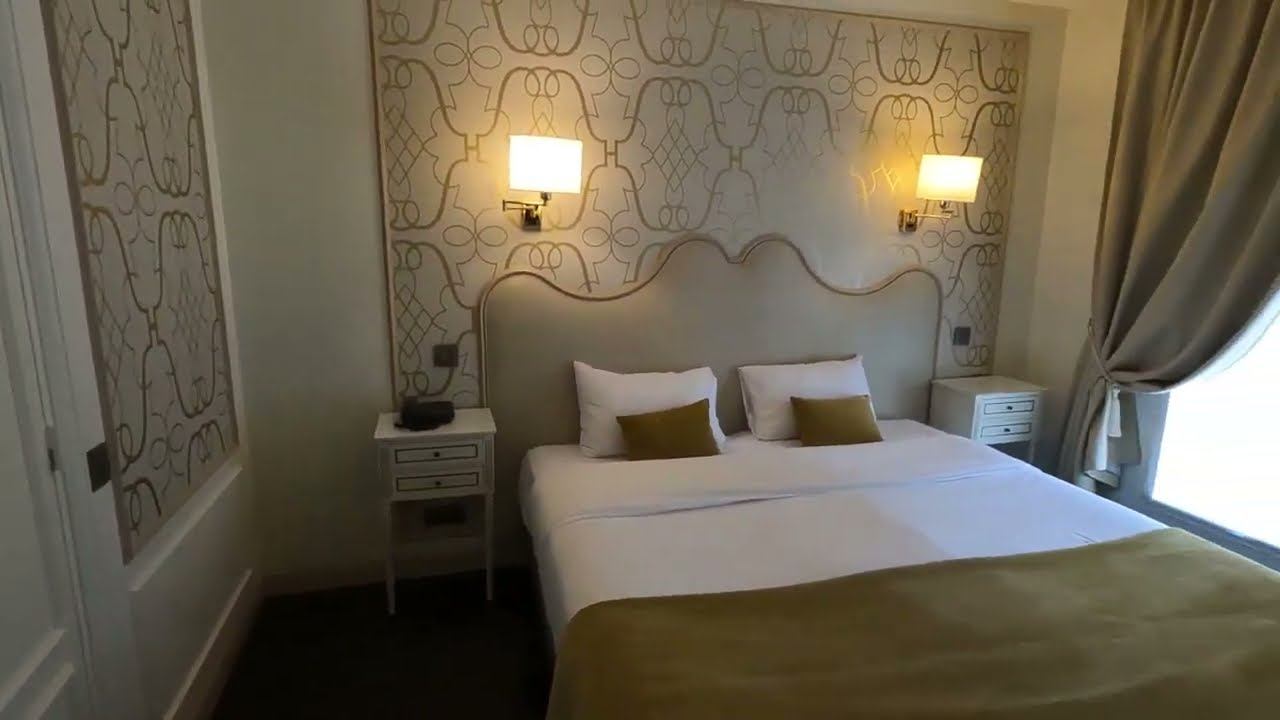 Hotel Saint Petersbourg Paris