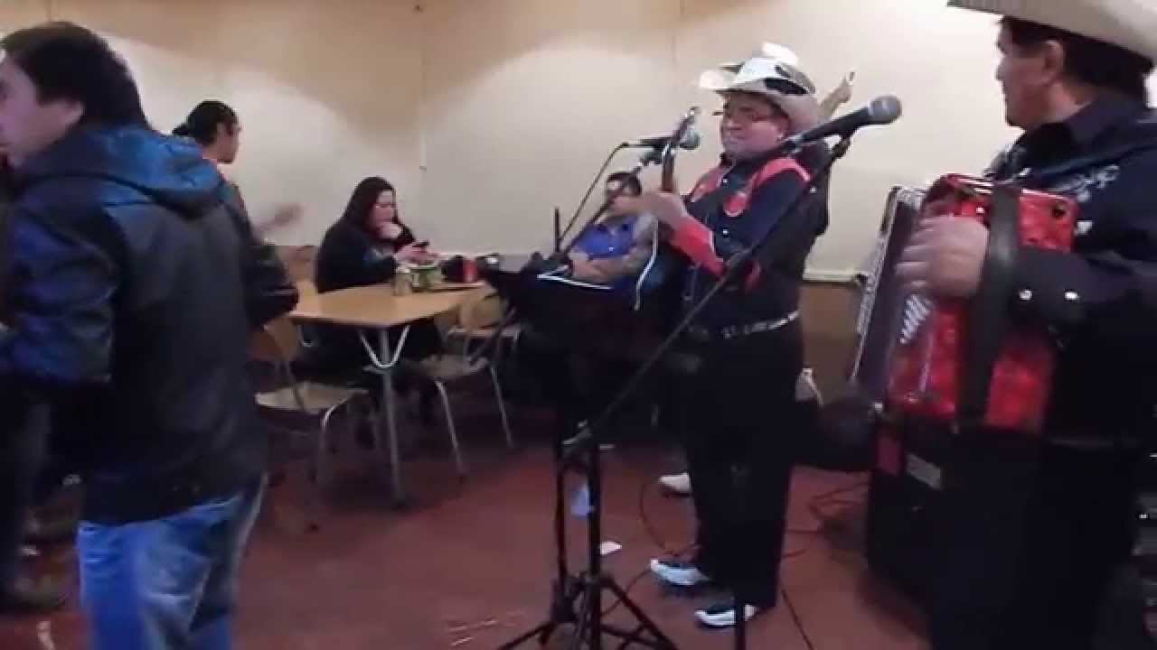 LOS RANCHEROS DEL MELIPULLI DE PUERTO MONTT--CHILE(Cumbia Maria Isabel).