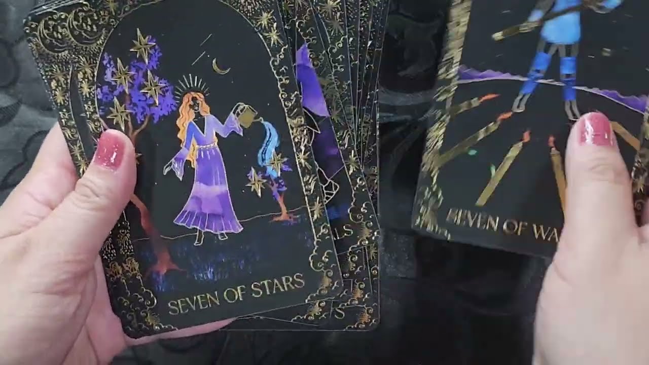 Dreamy Moons  Tarot  - Full Flip Through