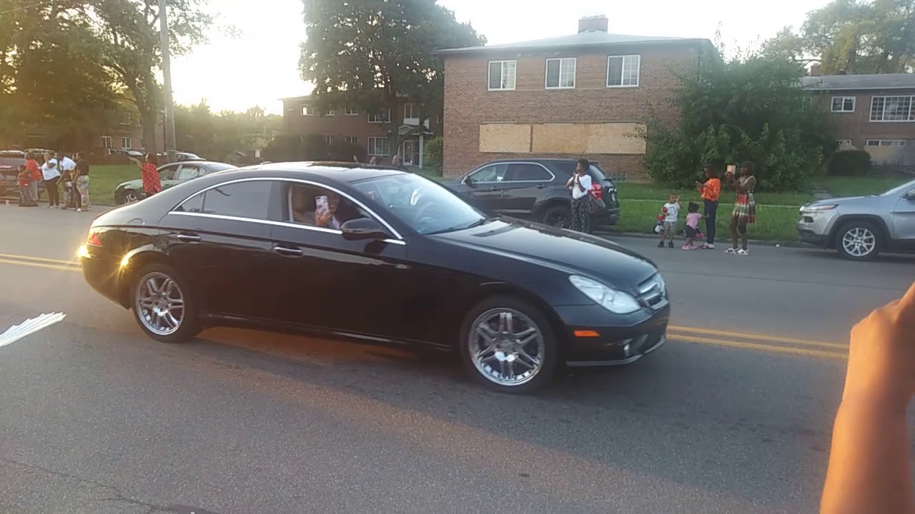 Aretha Franklin's pink Cadillac procession