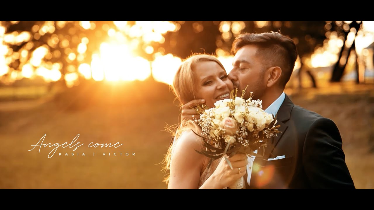 ANGELS COME. Kasia & Victor | Polish-Peruvian wedding in the heart of Krakow. | Pałac Śmiłowice
