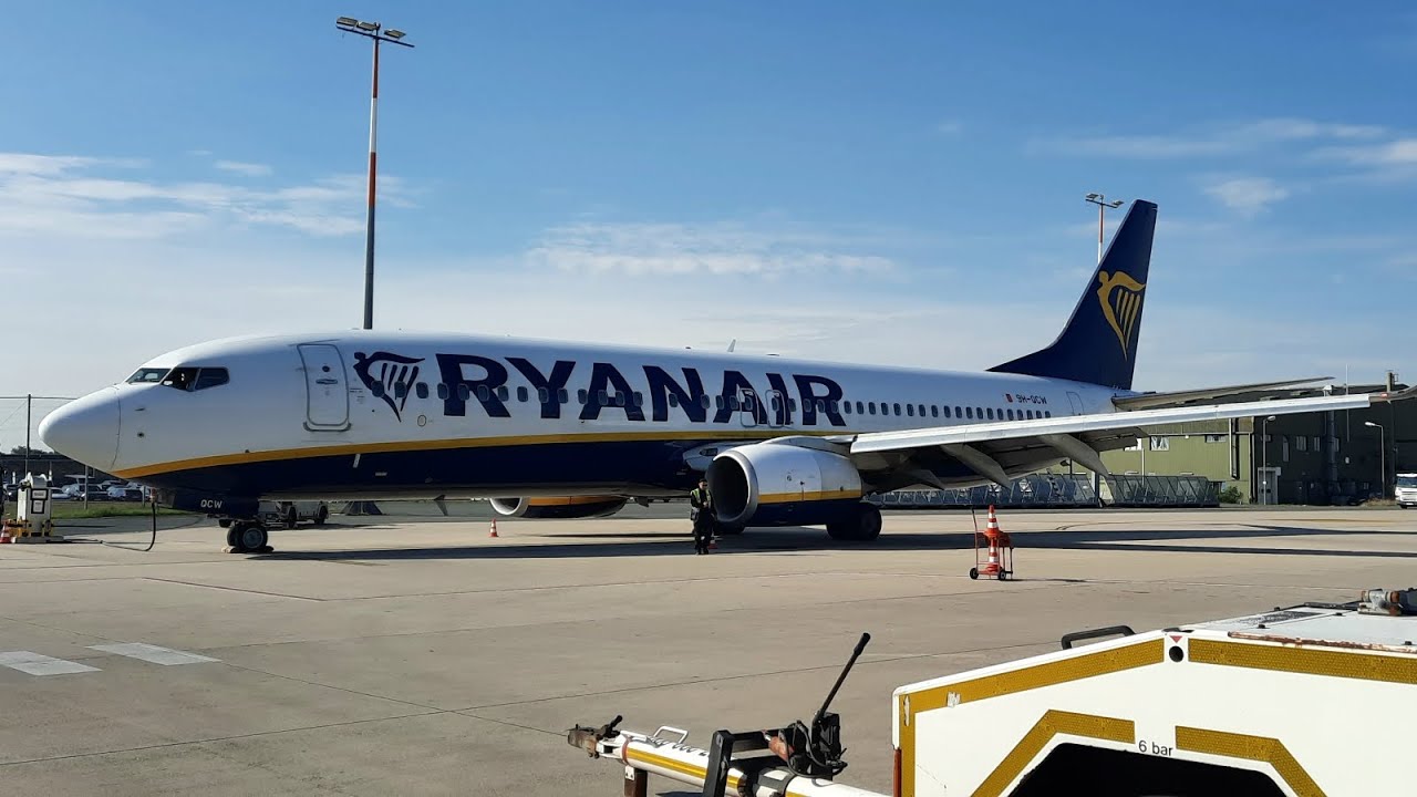TRIP REPORT | RYANAIR (MALTA AIR) | WEEZE TO EDINBURGH | BOEING 737-800