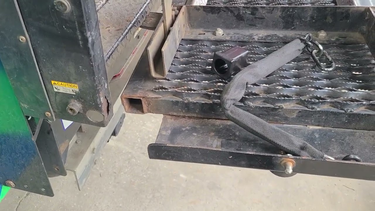 Tommy Gate - repairing gate open / close movement.