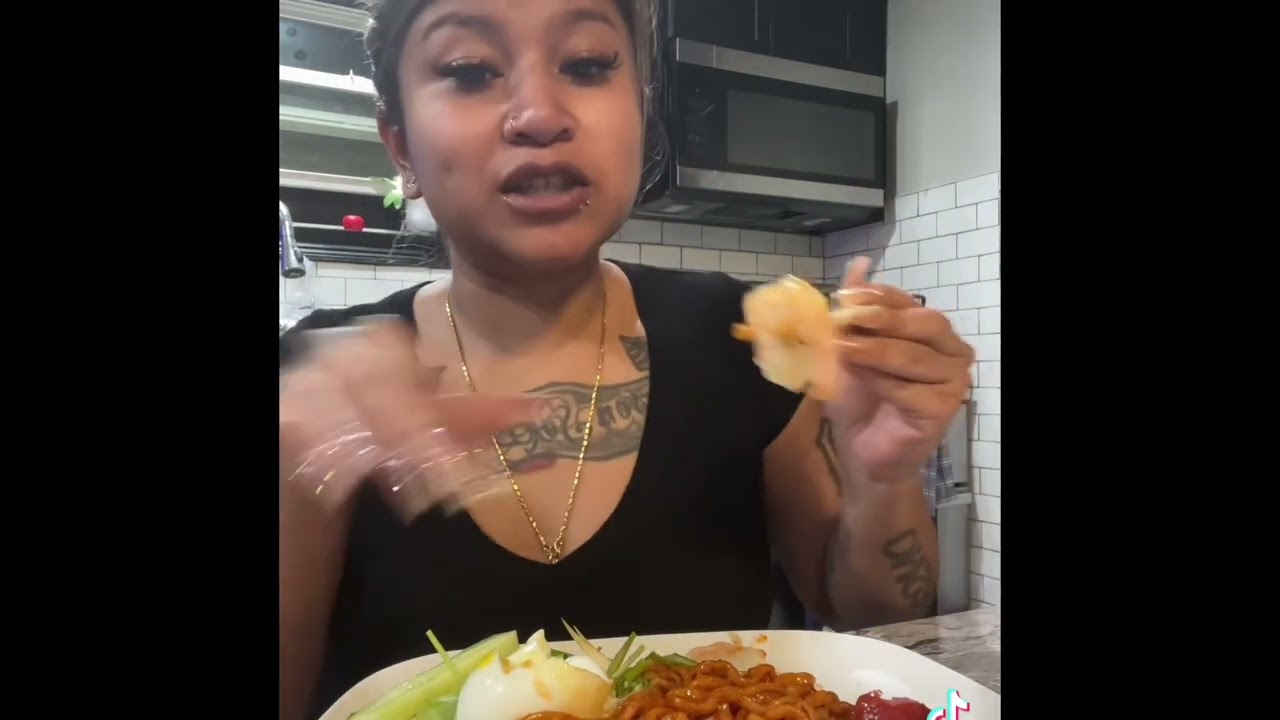 Cooking & eating Spicy BULDAK Ramen noodles 🌶️😋