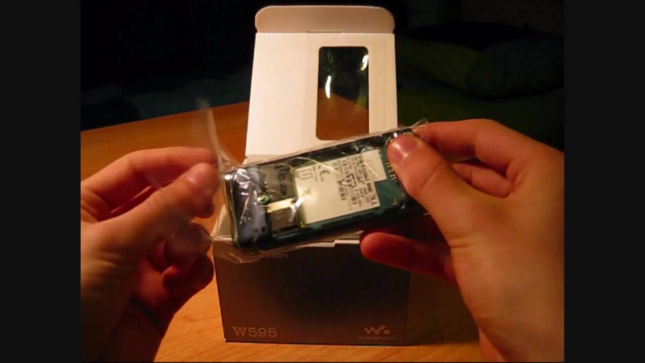 Sony Ericsson w595 ‒ Auspacken (Video 1)