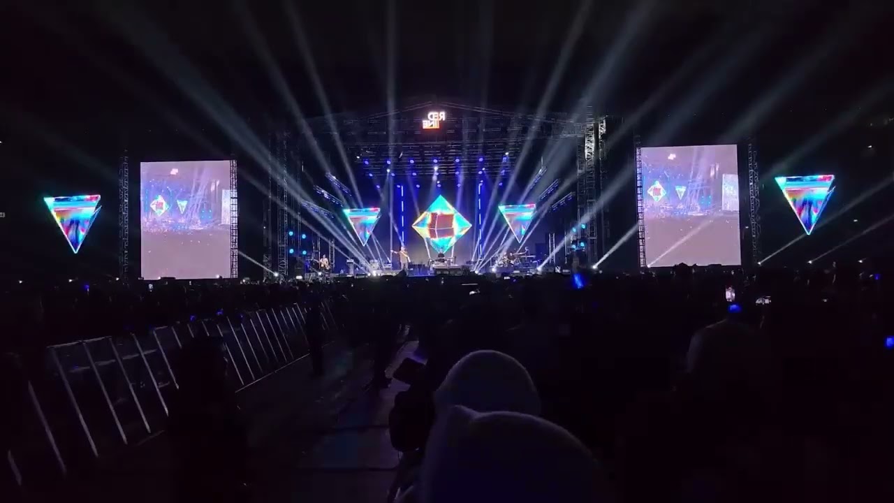 Dewa 19 feat Phil X & Dino Jelusick Live at GBK, Jakarta - 2023)