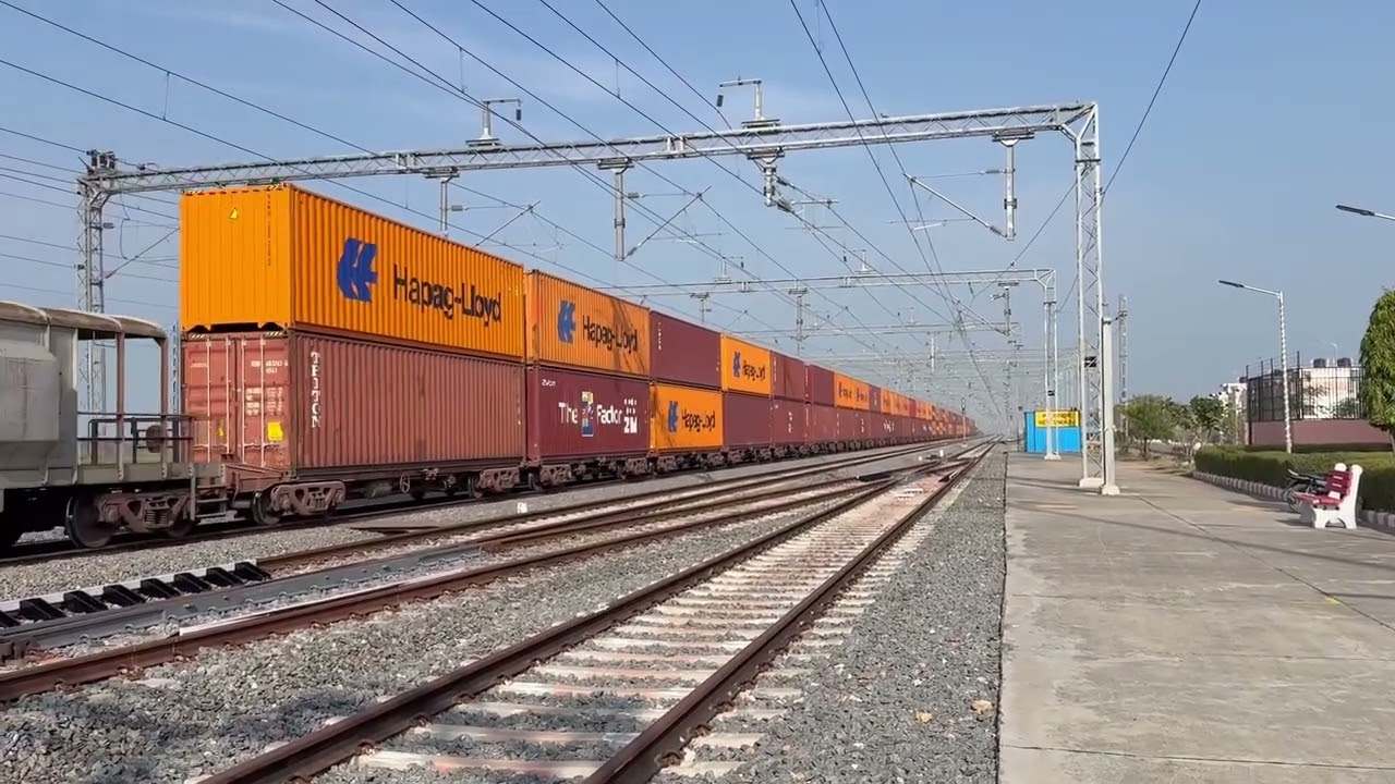 Long Haul 1.5 km Double Stack Container Freight Train With Powerful Loco WDG 4G 