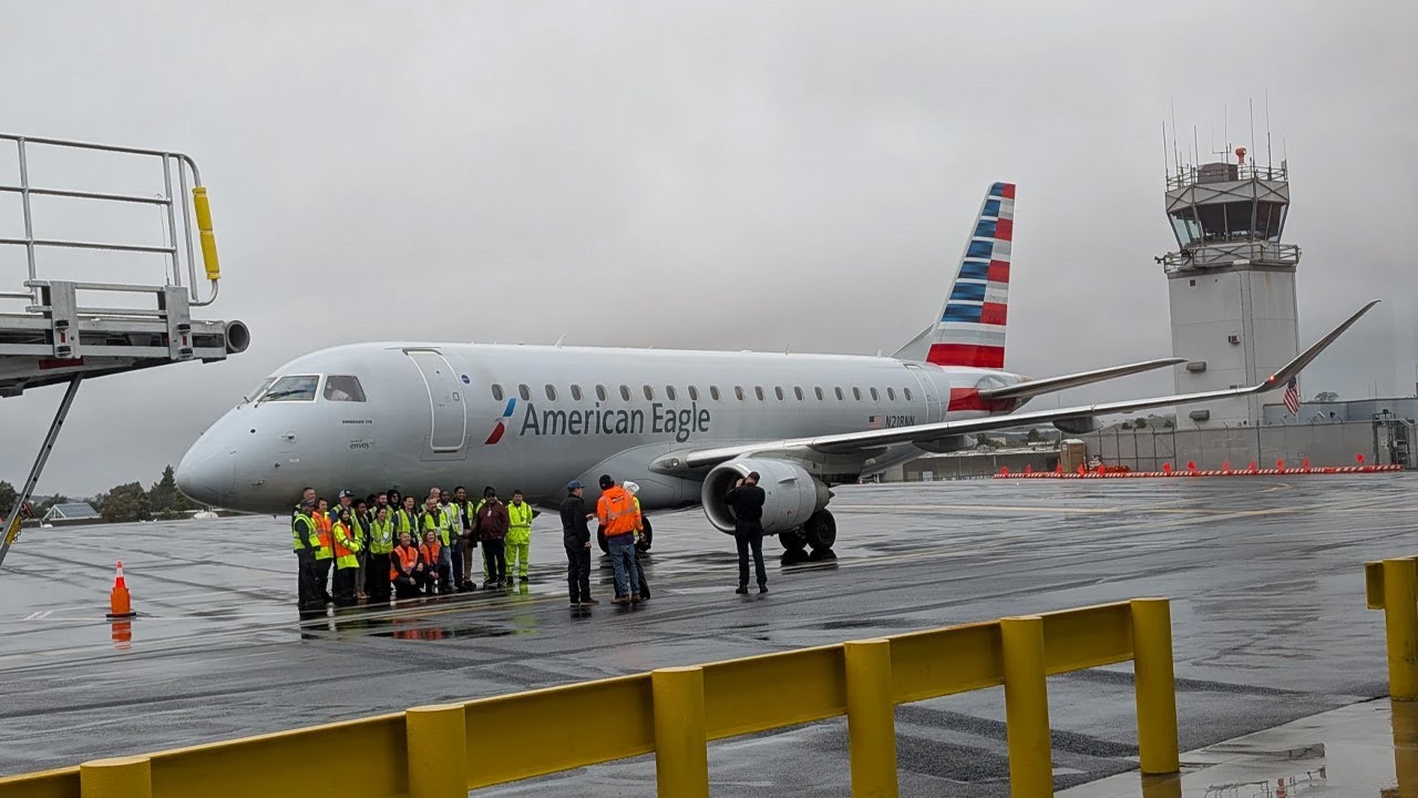 Despite rain, American Airlines makes smooth return to Palomar Airport