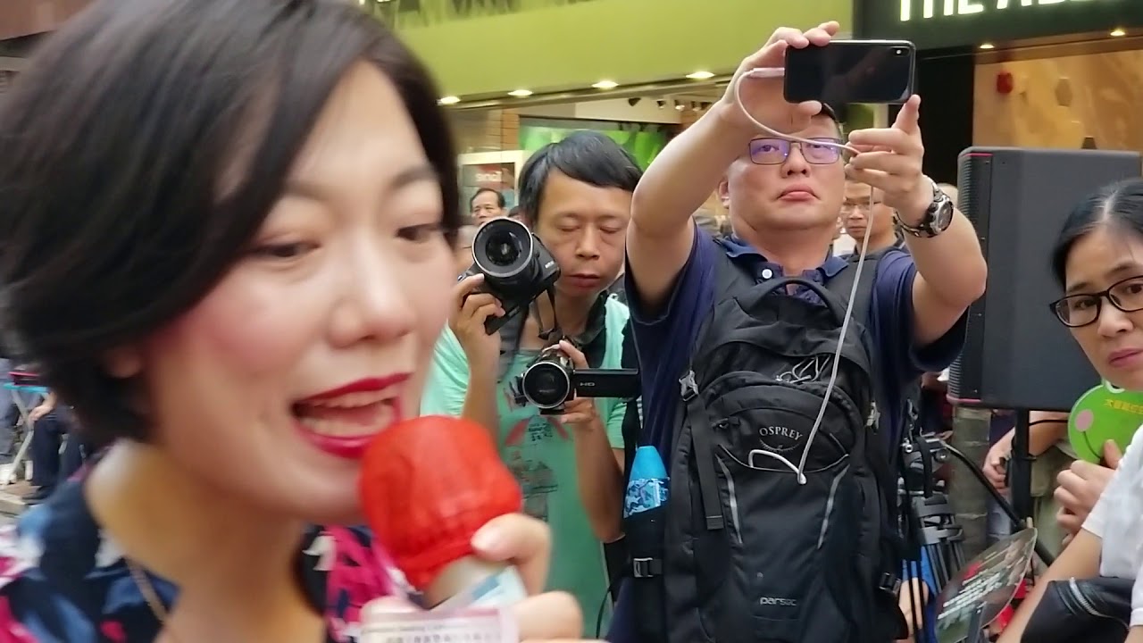 旺角羅文 18/07/28(17：46)小龍女 龙婷 初戀的地方+我怎能離開你+千言萬語+難忘的初戀情人+真的好想你 Stacey Long