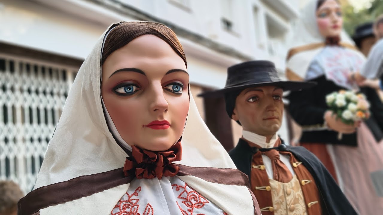 BAIXADA DELS GEGANTS DE MAÓ  A S'AJUNTAMENT. 26-08-2025.