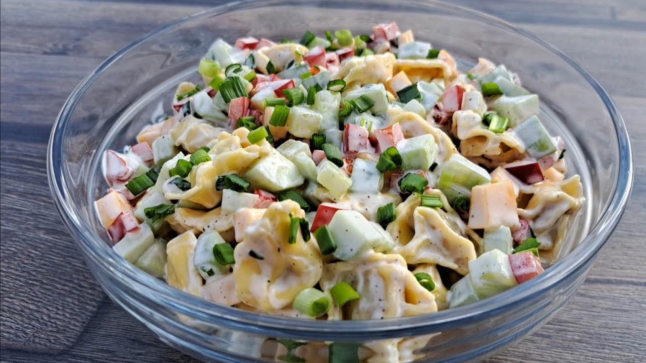 Wiosenna i szybka sałatka z tortellini. Gotowa w 10 minut! Goście ją uwielbiają!