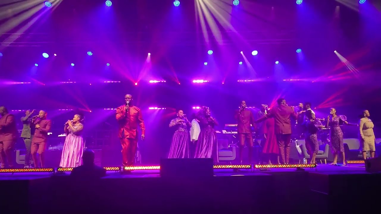 Pastor Mthunzi Namba - Worship Medley (Spirit of Praise 11 Durban Tour)