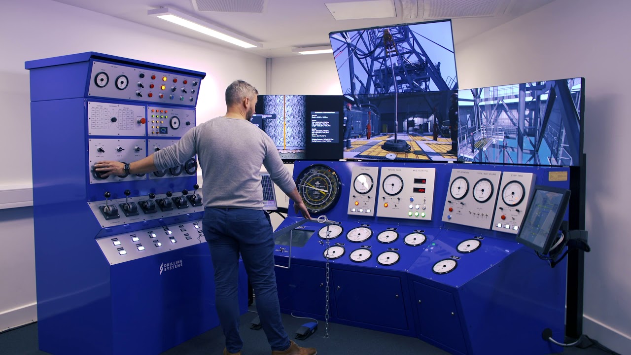 Drilling into a kick on Drilling Systems' DrillSIM:5000 Classic drilling and well control simulator