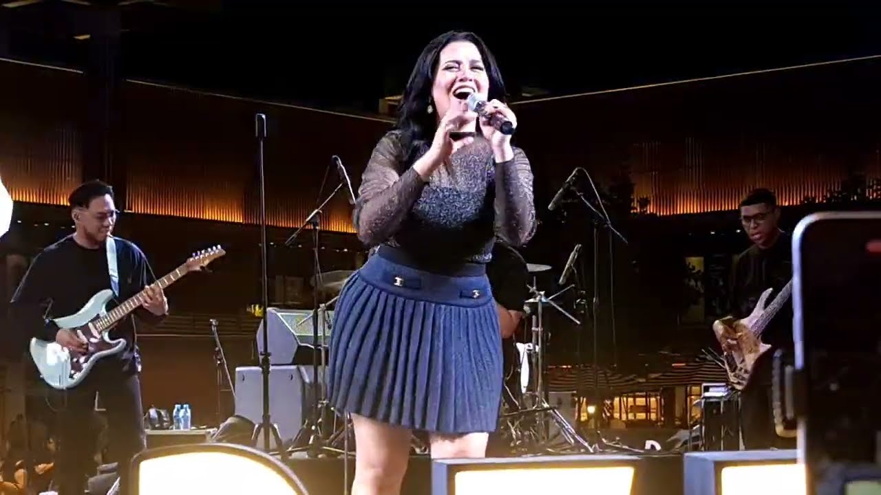 Shabrina Leanor - Hikayat Cintaku Glenn Fredly at La Piazza mkg3 15-11-2025