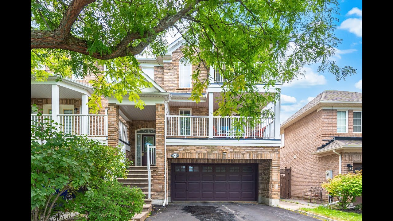 246 Equator Crescent, Vaughan Home by Amatul Waheed - Real Estate Properties