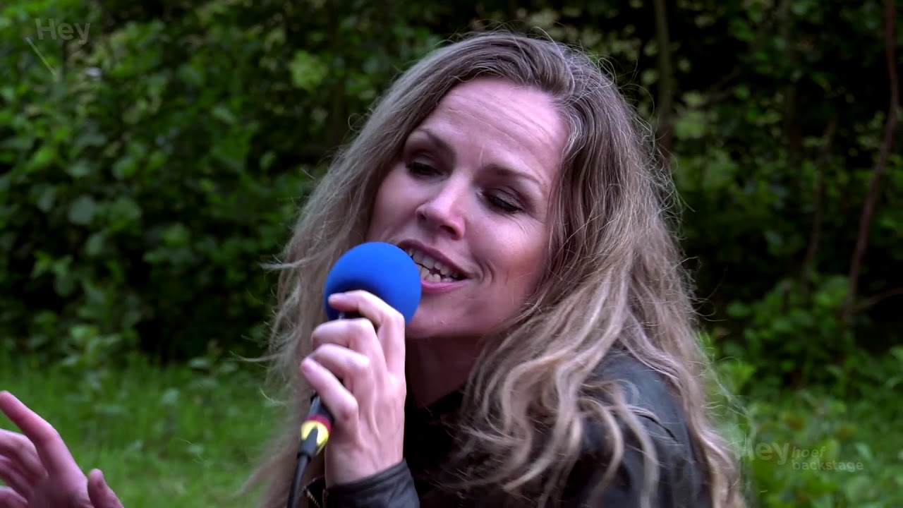 B'Ascoustique feat. Elrieke/Cohen Tribute - First We Take Manhattan