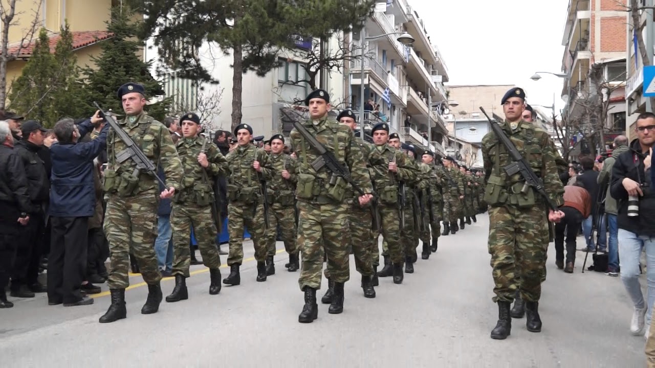 kozan.gr: Στρατιωτική παρέλαση & Πυροσβέστες για την 25η Μαρτίου στην Κοζάνη