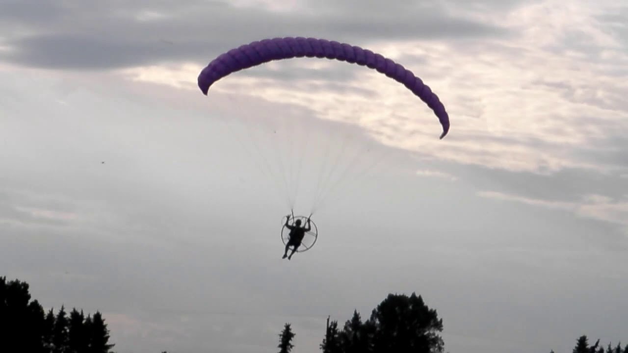 Paramotor instructor critiquing a student- harsh and humbling!!!