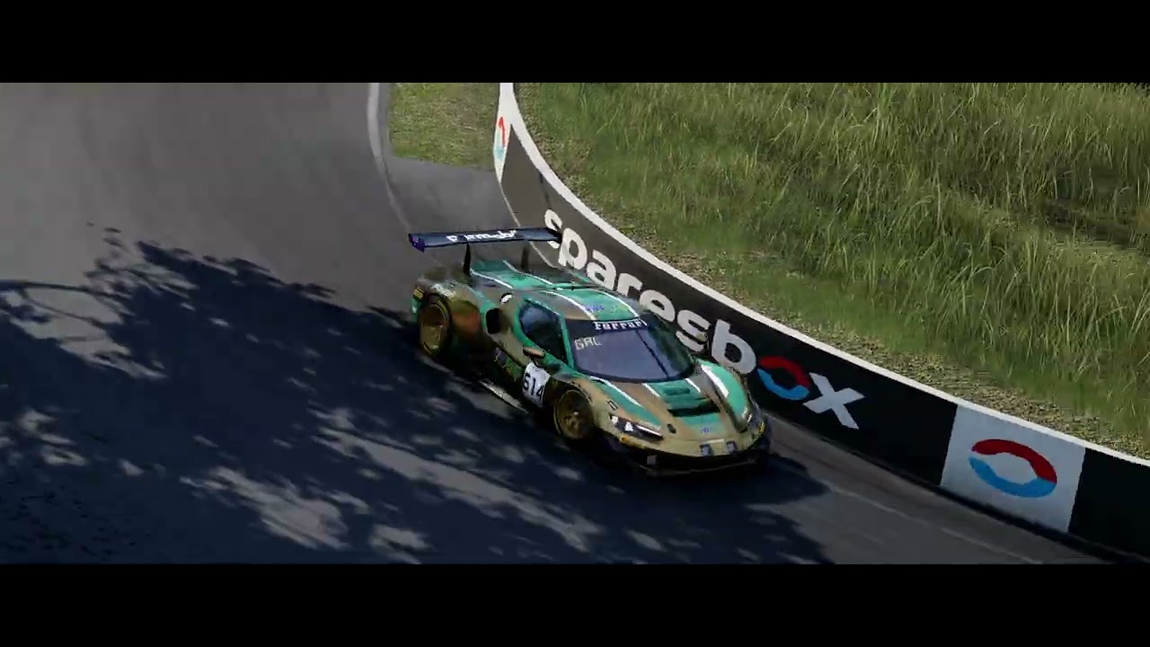 Final lap battle for 21st place