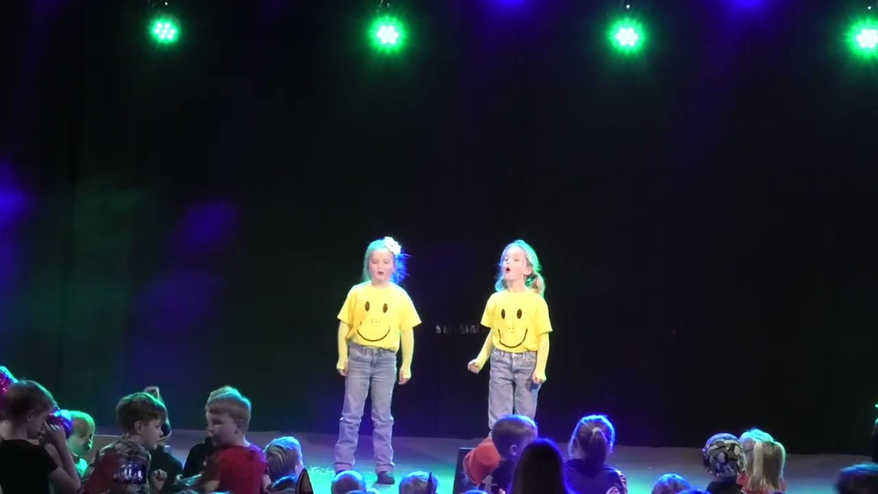 Carnaval 2026 Playbackshow middenbouw Fieke en Fien