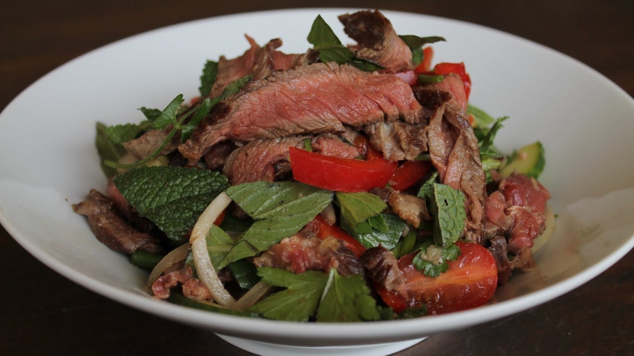 Salade Thaïe au Bœuf Grillé : facile et rapide - Recette de Cooking With Morgane