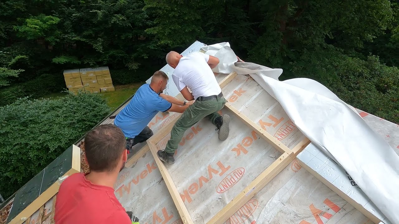 Dakrenovatie - DEEL I - herstel van houten constructie, verwijderen van oude dakpannen, installatie