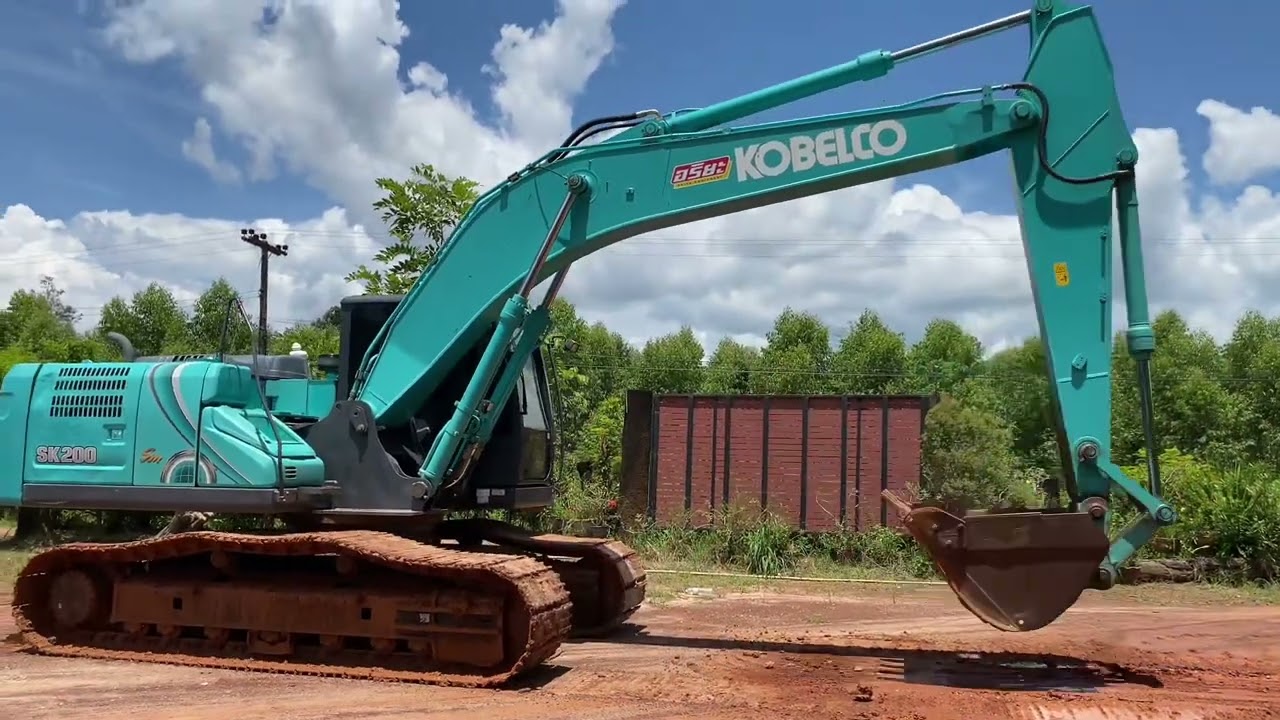 ขายรถขุดKOBELCO  SK200.10 รถ 6500 ชั่วโมง เล่มทะเบียนพร้อมโอนราคา2500000 ต่อรองได้ครับ0627316111