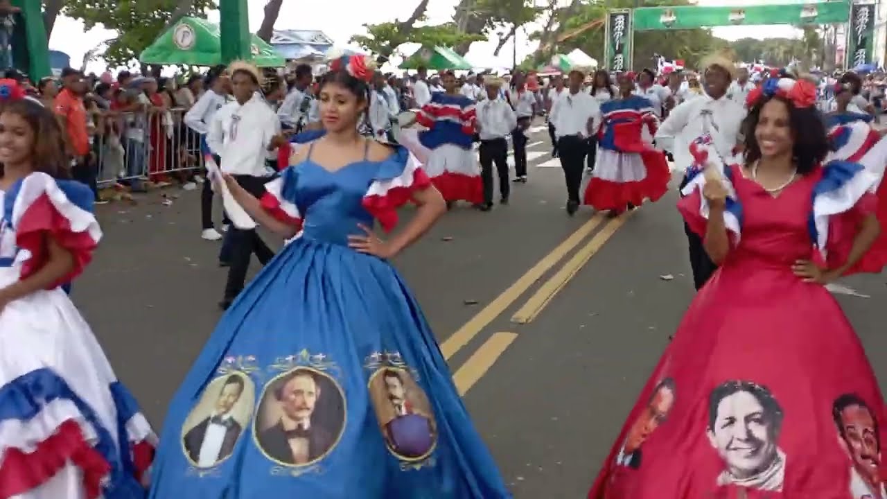Independecia 182 Desfilando Liceo En Arte Juana Caraballo Puerto Plata Republica Dominicana 