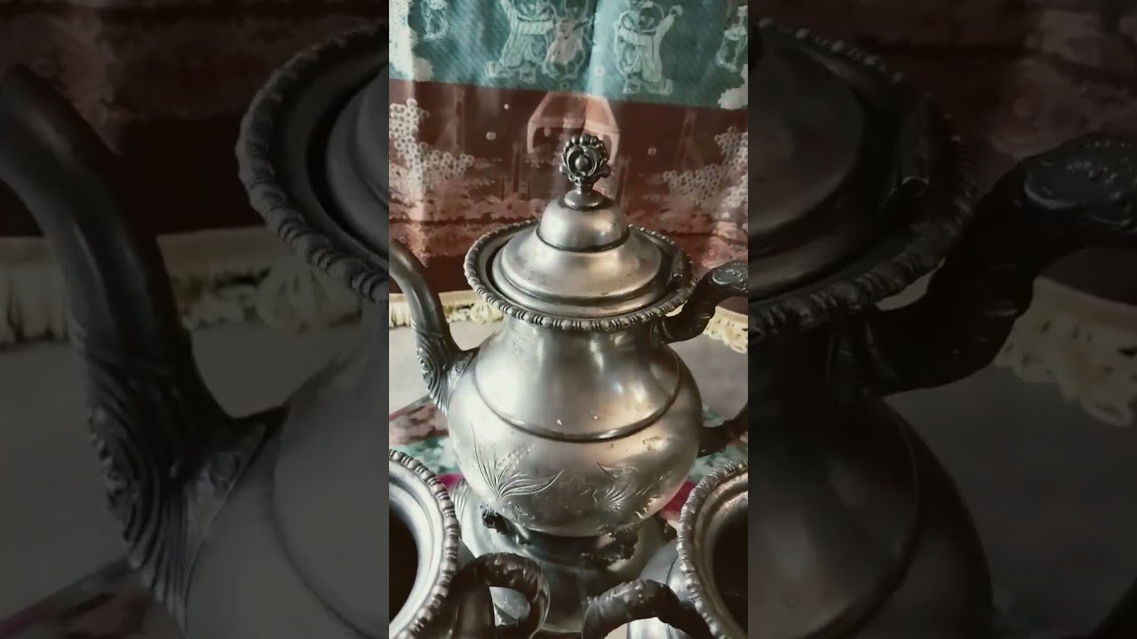 VTG ONEIDA SILVERSMITHS TRIPLE SILVER PLATED TEA SET