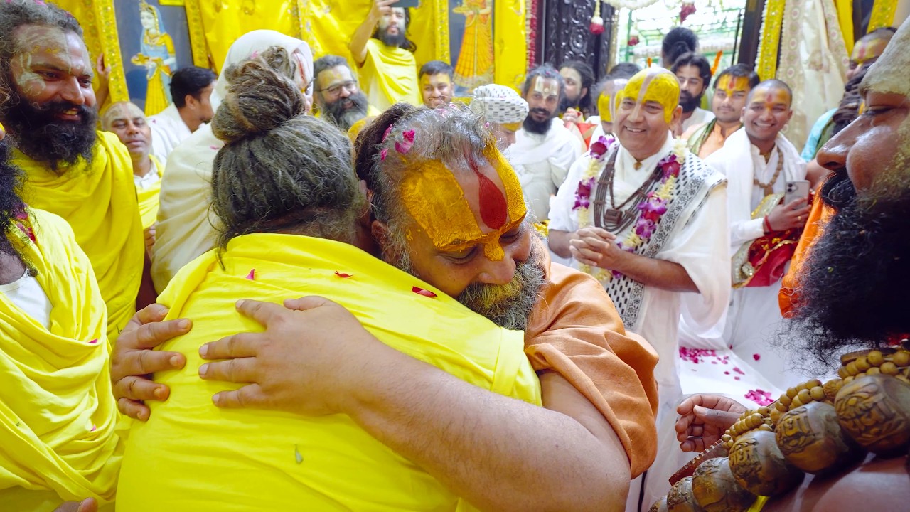 श्रीहित प्रेमानन्द बाबा के जन्मदिवस पर श्रीमहाराजजी एवं श्रीबाबा का दिव्य एकान्तिक सत्संग-संकीर्तन।