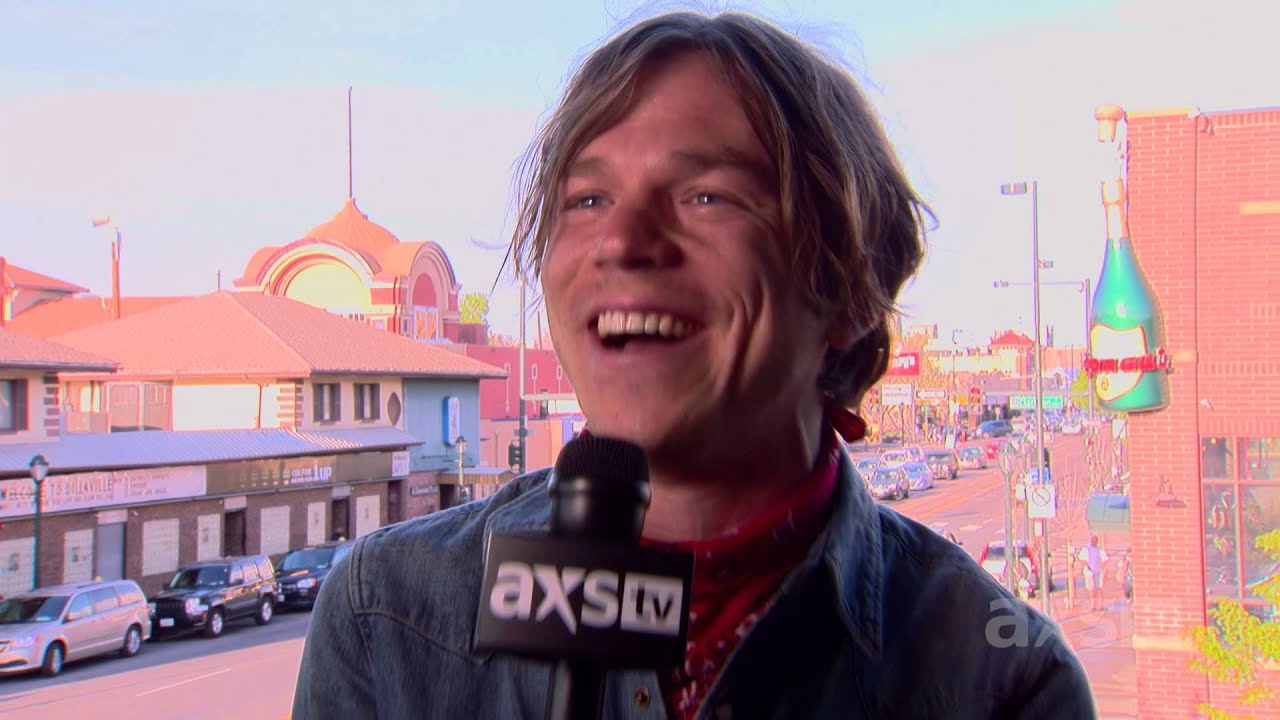 Matt Shultz of Cage The Elephant Behind The Scenes Interview - AXS TV