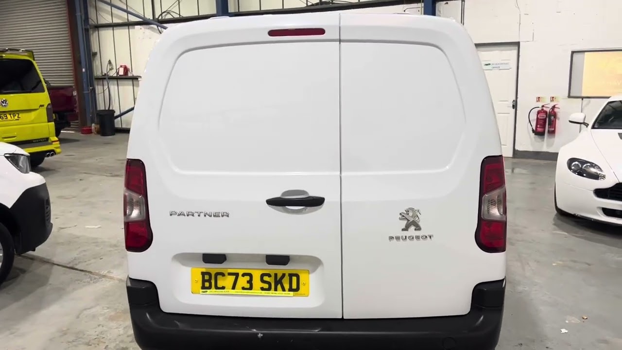 2024 Peugeot Partner pro