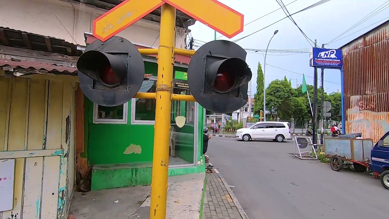 Perlintasan Yang Sangat Unik, Beda Dari Yang Lain Di DIY