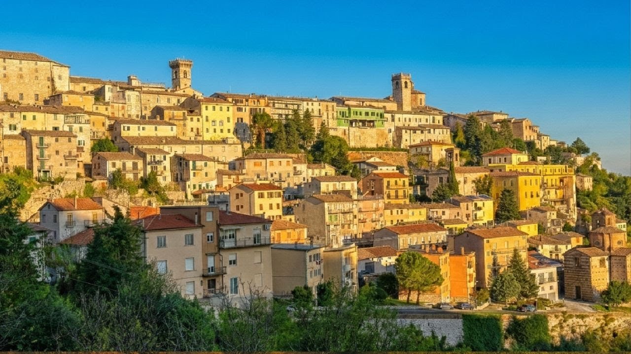 ARCEVIA, Italy 4K 🇮🇹 | The Medieval Hill Town You&rsquo;ve Never Heard Of