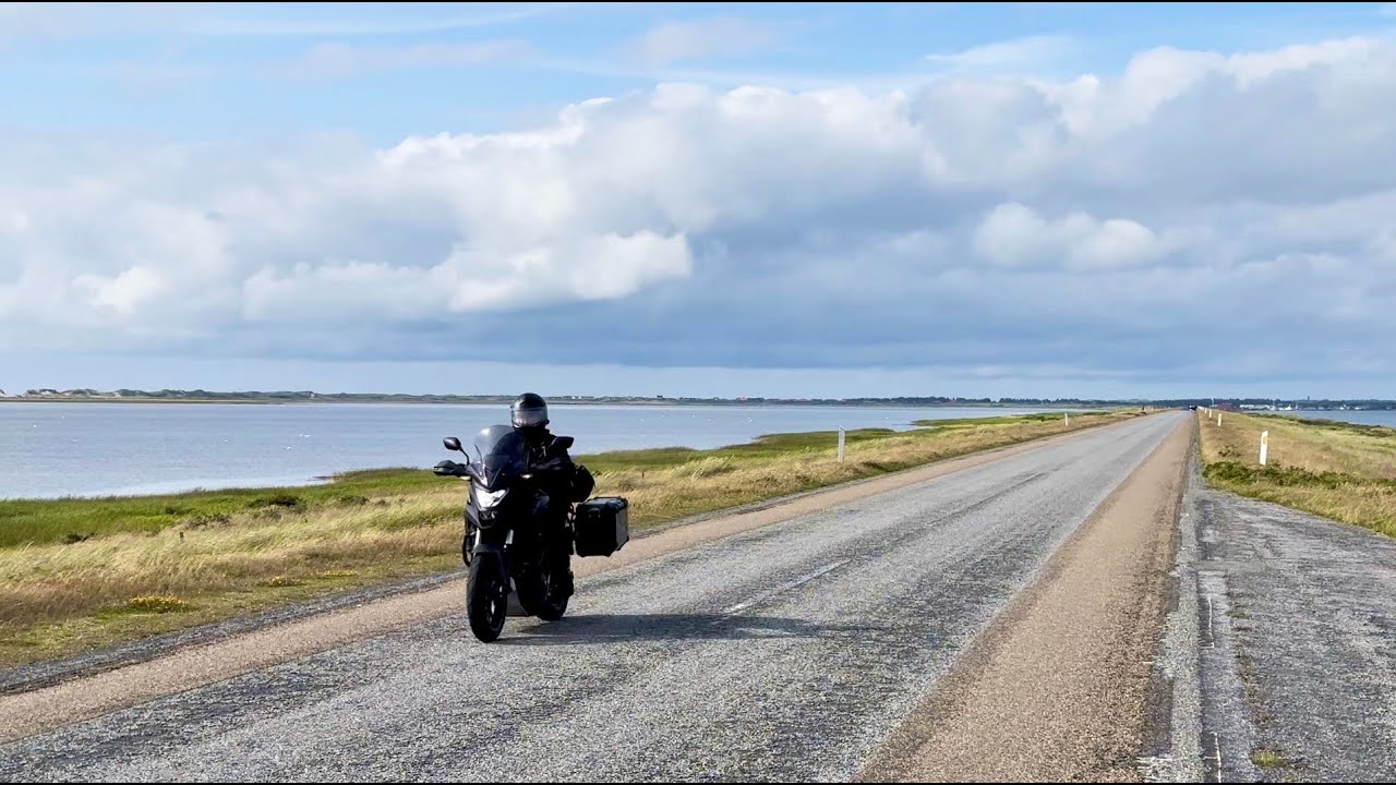 Jakso 19 - Hiekkadyyneillä ja surffaajien pikkukylissä.