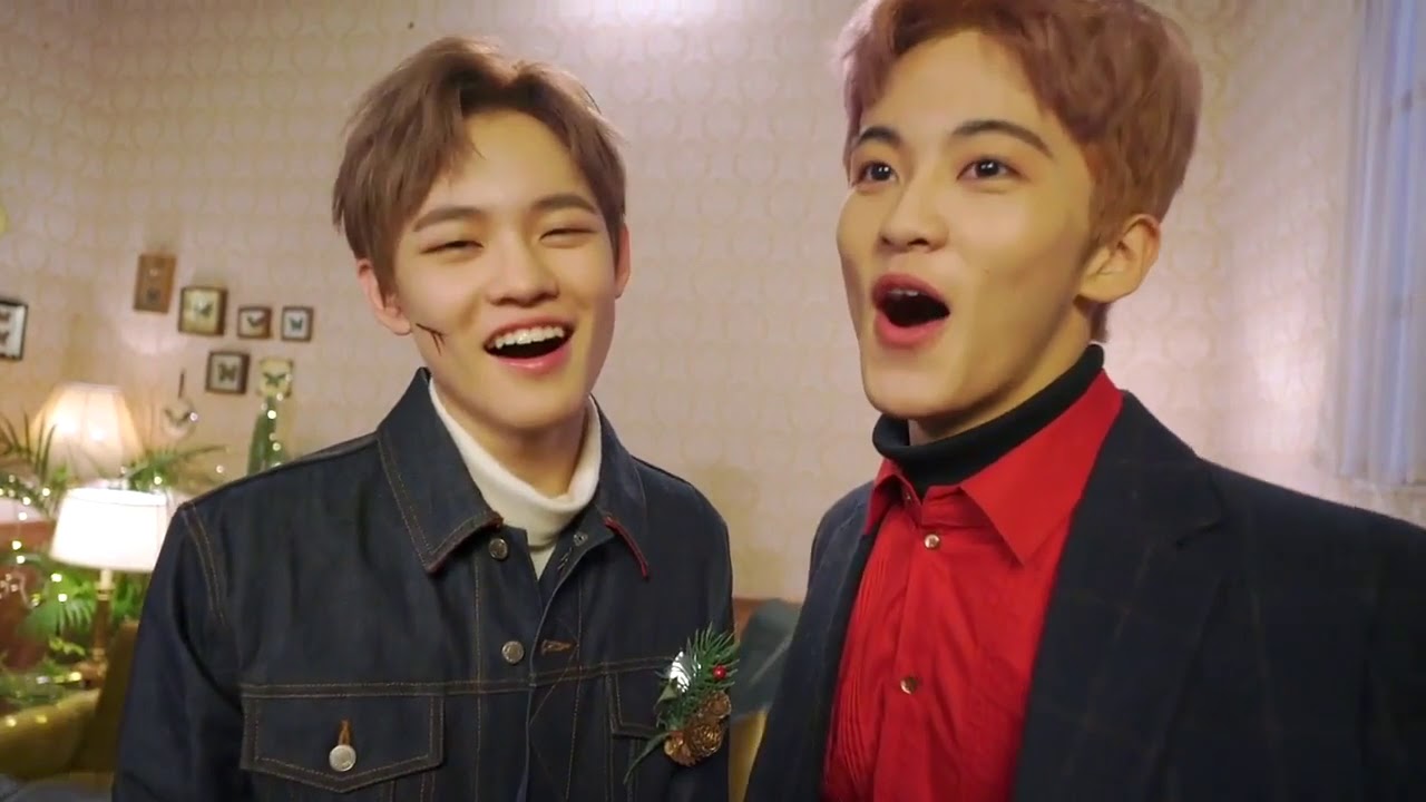 NCT DREAM Chenle consistently teasing Mark who has a loose mouth