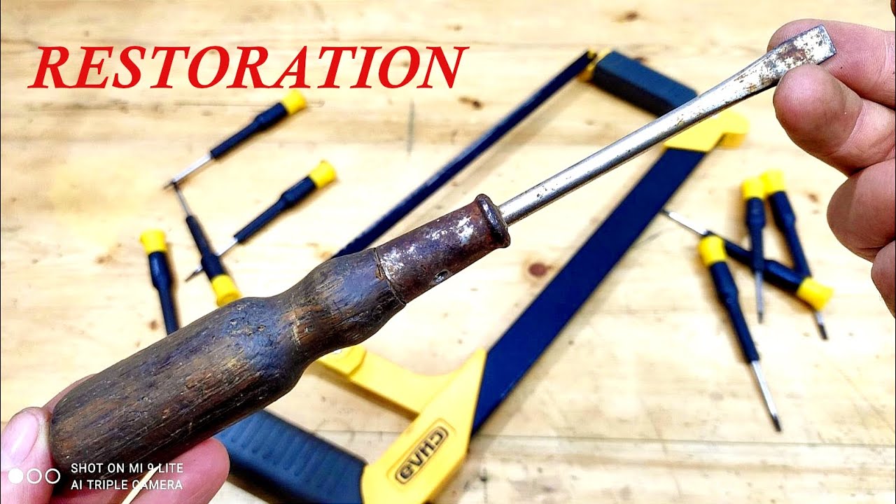 Vintage manual screwdriver made in the USA, restoration
