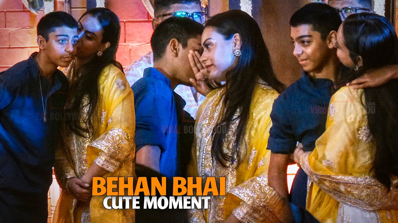 YUG and Nysa Devgn Cutest Moment at North Bombay Durga Puja 2025 | Kajol - Ajay Devgn Kids