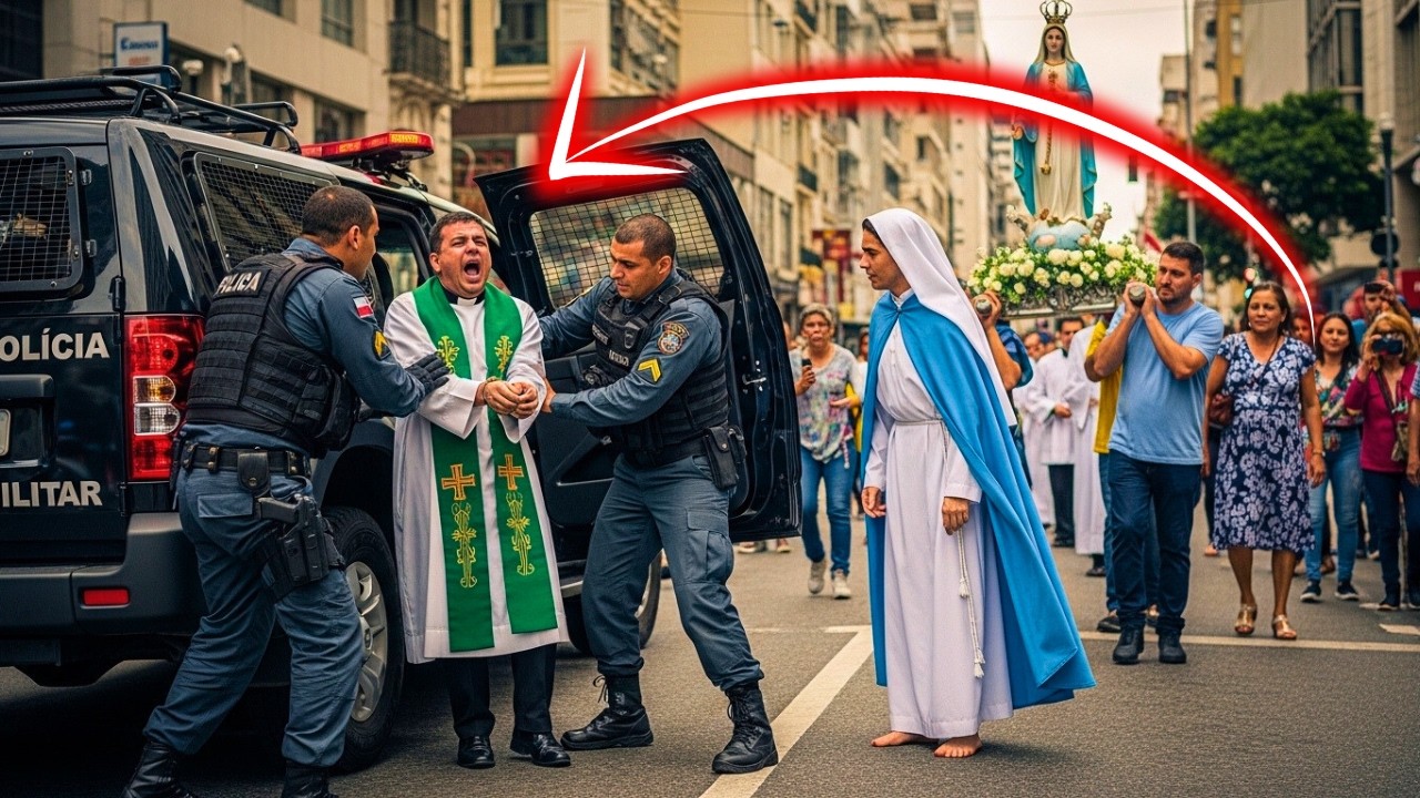 PADRE FOI JOGADO NA VIATURA E PRESO DURANTE A PROCISSÃO… MAS A VIRGEM MARIA APARECEU E FOI DIVINO!