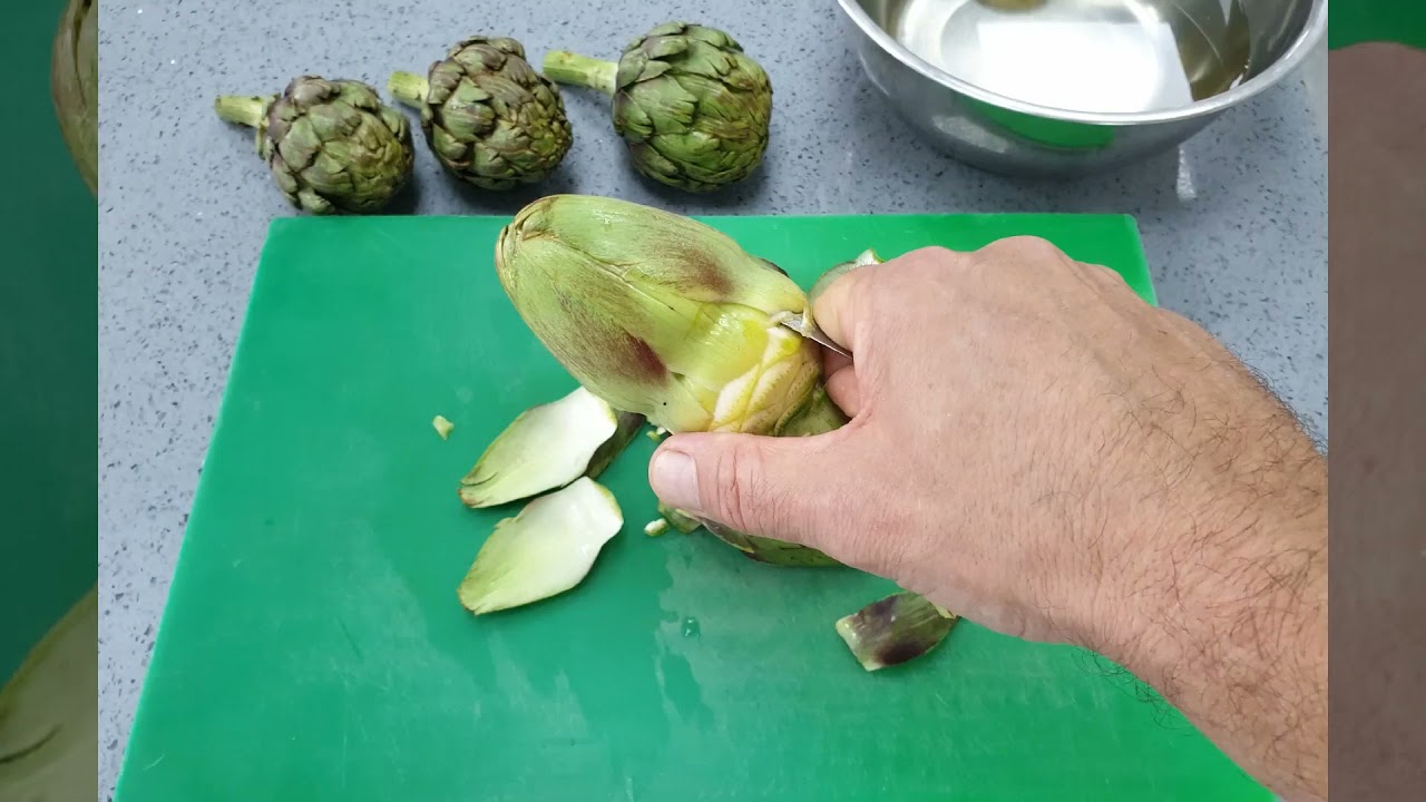 How to clean artichokes (Artichoke tourn&eacute;e)