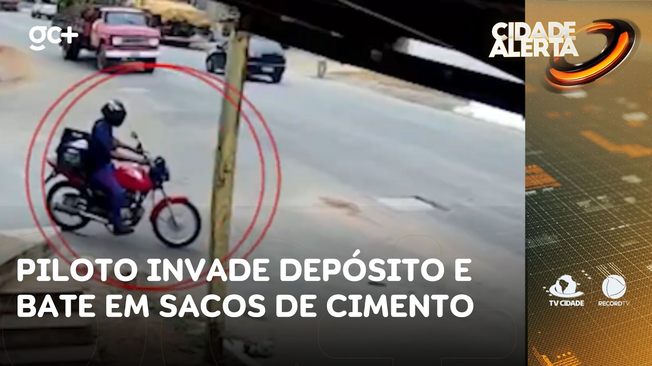 Piloto atravessa rodovia, invade depósito e bate em pilha de sacos de cimento | Cidade Alerta CE