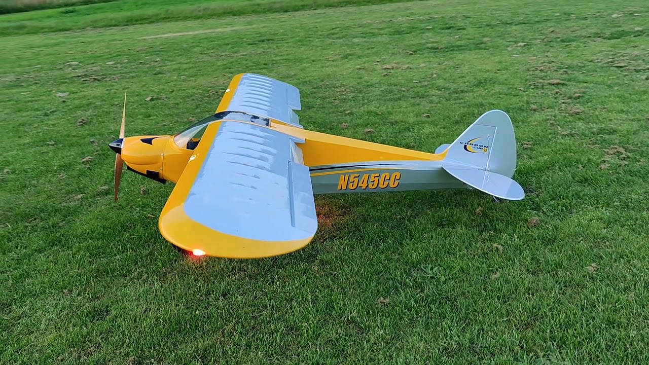 Hangar 9 Carbon Cub 15cc Unilight