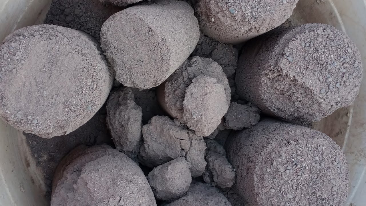 ASMR: Extra Dusty ❣️ Pure Charcoal mix Black Concrete Dry and Water Crumbling#asmr #crumbling#Crush
